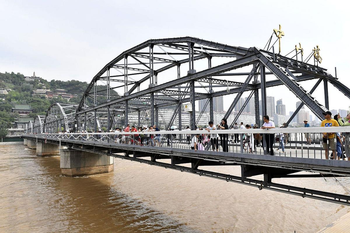 兰州铁路大桥,历史与现代交织的桥梁奇迹 第2张 兰州铁路大桥,历史与现代交织的桥梁奇迹 第2张