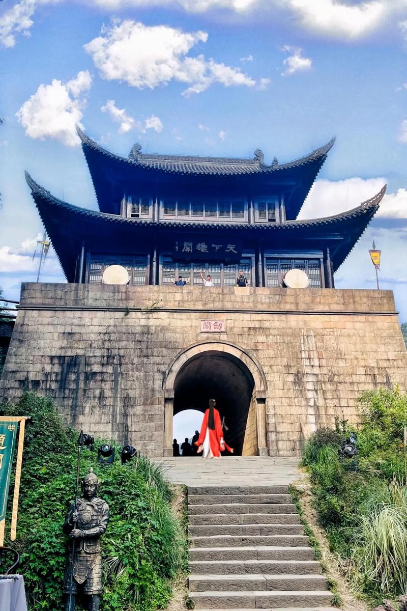 剑门关,穿越时空的历史长廊，探寻古蜀文明的瑰宝