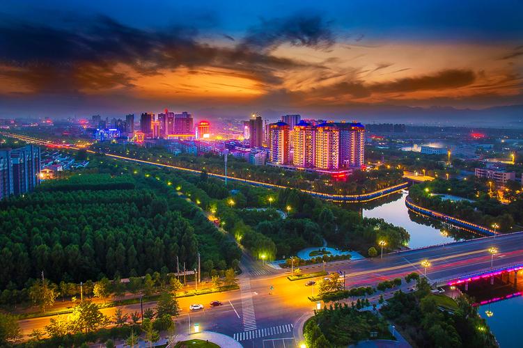 夜幕下的济源,璀璨夜景中的千年古韵