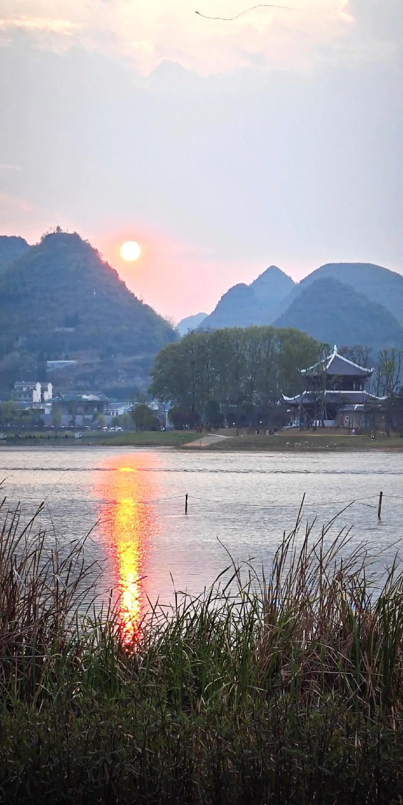 安龙民族村寨,走进历史深处的民族风情画卷