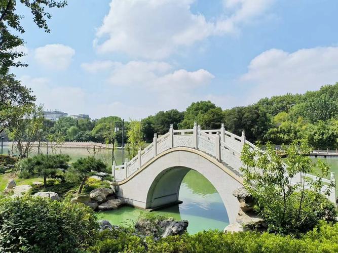 扬州石桥公园,千年古韵，生态宜居的绿色家园
