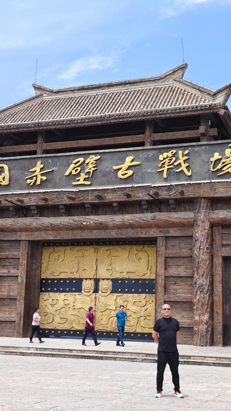 探寻南涧半坡崖洞,介绍古人类文明的足迹 第2张 探寻南涧半坡崖洞,介绍古人类文明的足迹 第2张