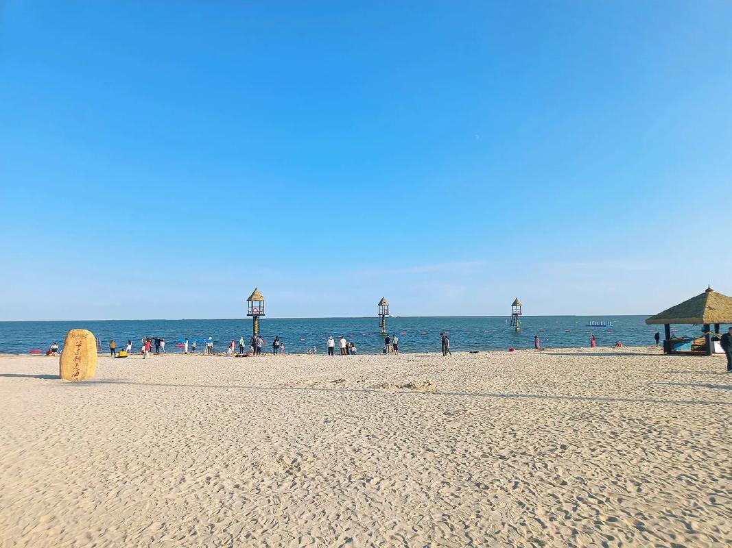 探寻崇武沙滩的碧海银沙,感受海滨风光的独特魅力 第2张 探寻崇武沙滩的碧海银沙,感受海滨风光的独特魅力 第2张