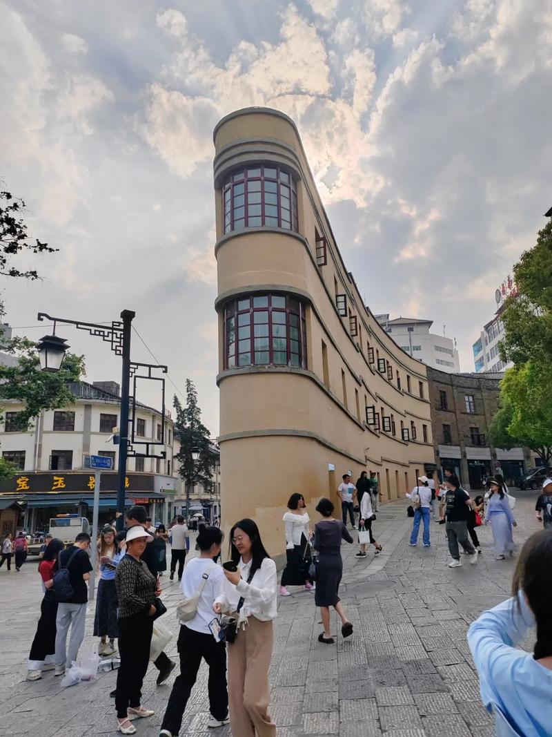 探寻昆明,历史与现代交织的时光之旅 第2张 探寻昆明,历史与现代交织的时光之旅 第2张