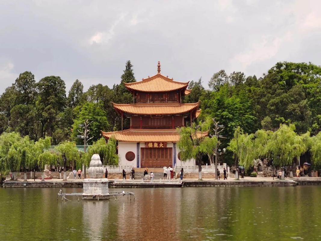 探寻昆明之美,走进中心景点，感受春城魅力