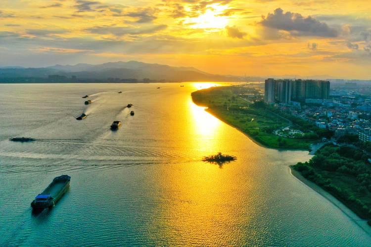 探寻江湾之美,武江区江湾景点的人文景观与自然风光 第2张 探寻江湾之美,武江区江湾景点的人文景观与自然风光 第2张