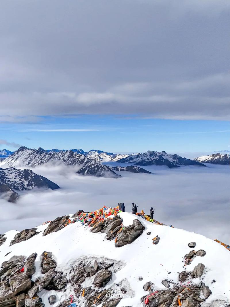 探寻自然奇观_四姑娘山，登山者的天堂