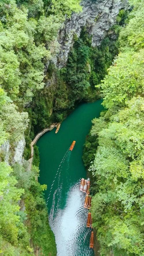 探秘芙蓉峡,山水交融的仙境之旅  第2张