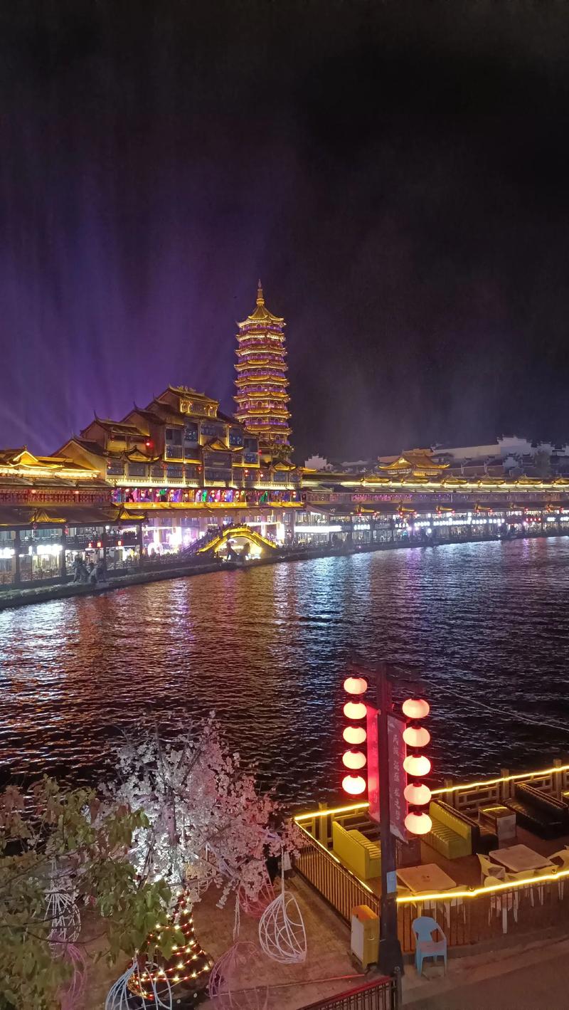 梦回仙境,湖州之旅,探寻历史与现代交融的梦幻之地 第2张 梦回仙境,湖州之旅,探寻历史与现代交融的梦幻之地 第2张