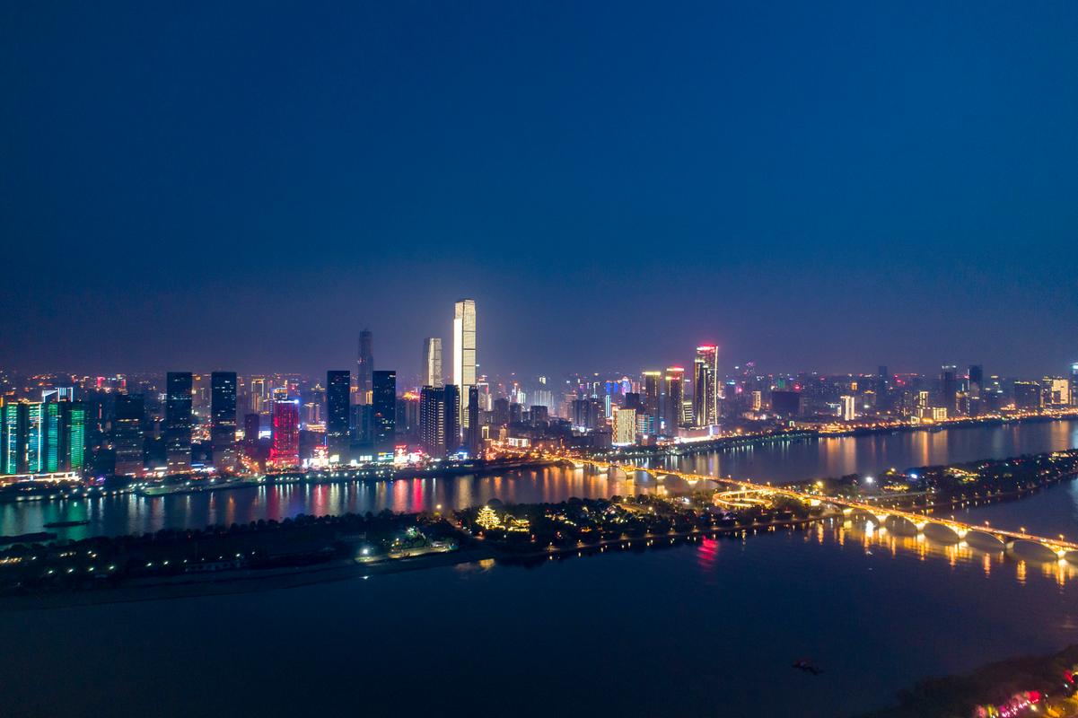 橘子洲，湘江之畔的璀璨明珠