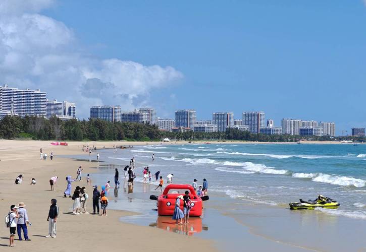 海南假日海滩,热带风情下的休闲天堂