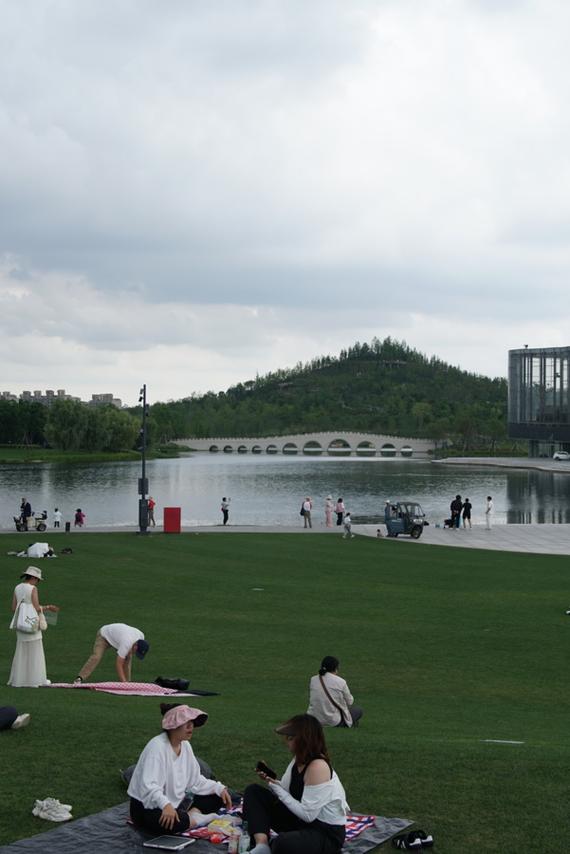 漫步上海岷山公园,探寻都市中的自然氧吧