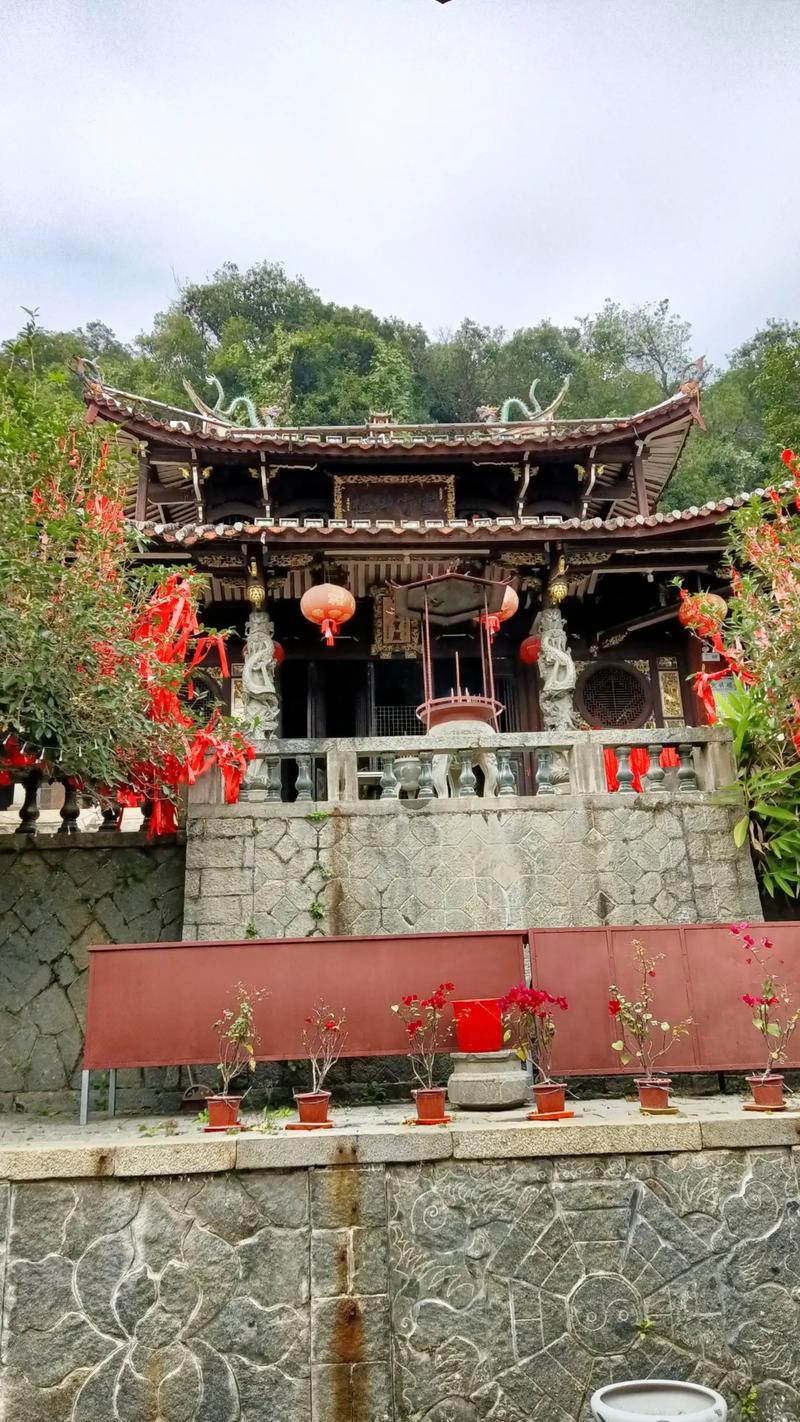 石寺岩,千年古刹，自然奇观，探寻历史与自然的完美交融