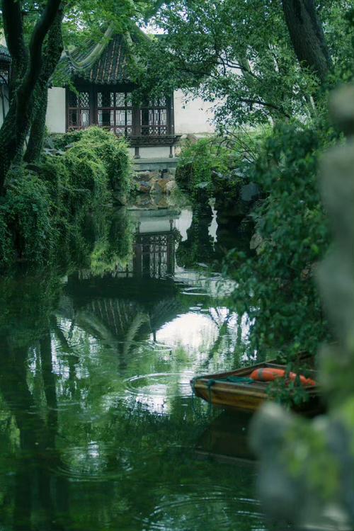 苏州鱼池公园,一池碧水映古城，漫步园林赏四季  第2张