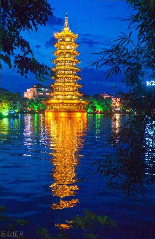 走进中国，领略千姿百态的旅游胜地