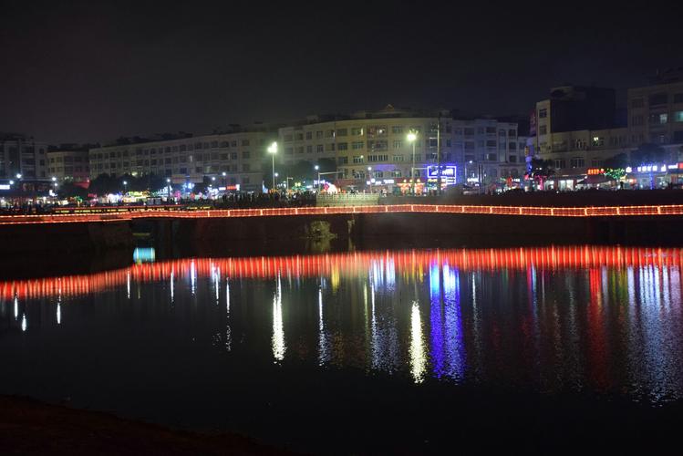 阳西夜景,光影交织,梦幻般的视觉盛宴 第2张 阳西夜景,光影交织,梦幻般的视觉盛宴 第2张