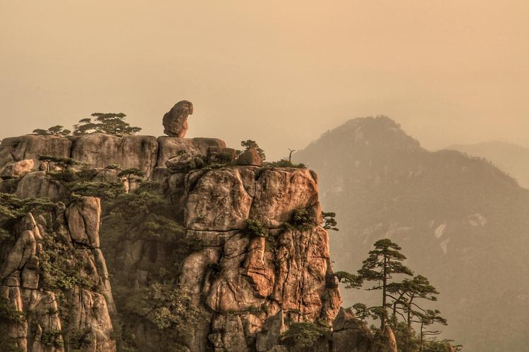 黄山沟村的自然奇观与人文底蕴