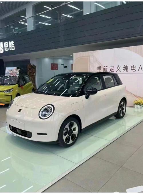 万元自动低配车型,性价比之选,畅享驾驶乐趣 第2张 万元自动低配车型,性价比之选,畅享驾驶乐趣 第2张