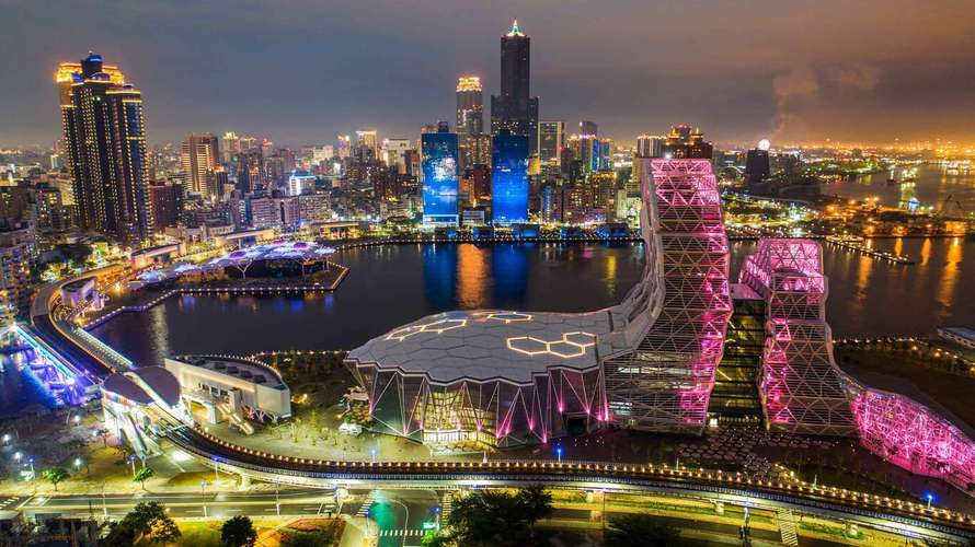 夜幕下的高雄,璀璨夜景中的台湾明珠