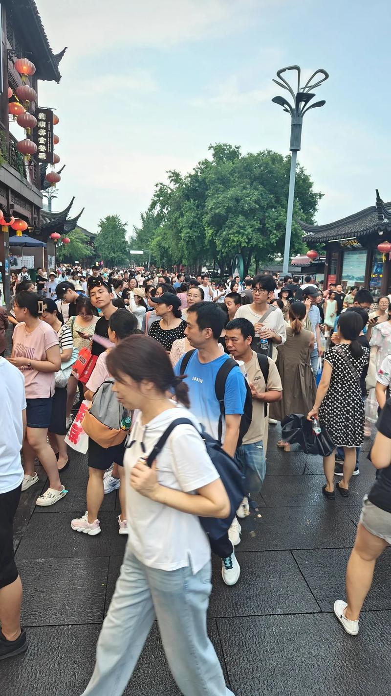 人海茫茫，探秘我国璀璨景点