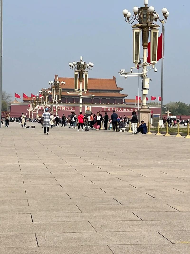 离北京天安城门最近的火车站，天安城门旅游照片。  第2张