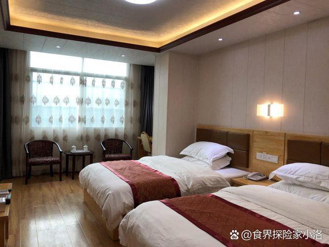 和父母一起旅游，住哪个酒店好，酒店躺着旅游 叫什么。  第2张